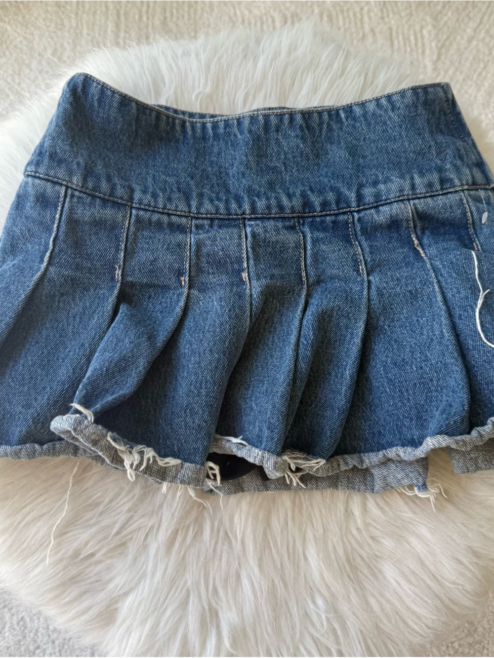 Tilly's Girls' Denim Pleated Mini Skirt in Blue - Size Medium